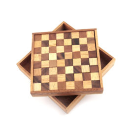 Pentominoes Chess Puzzle (Brown-White)