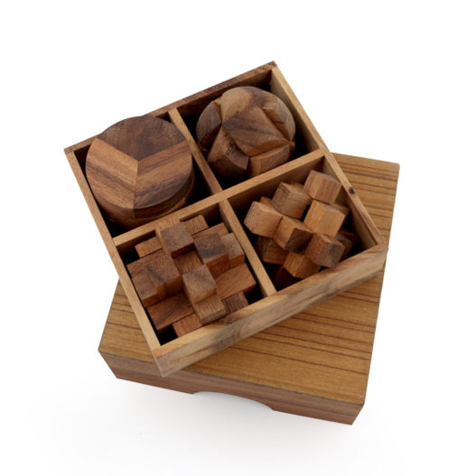 4 Games in a Wooden Box Set 2 - Image 5