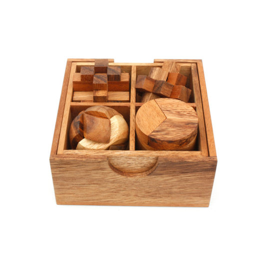4 Games in a Wooden Box Set 2