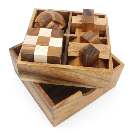 4 Games in a Wooden Box Set 3 - Image 6