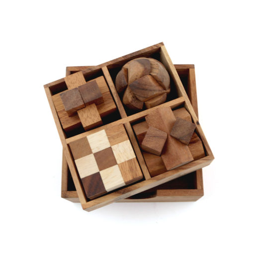 4 Games in a Wooden Box Set 3