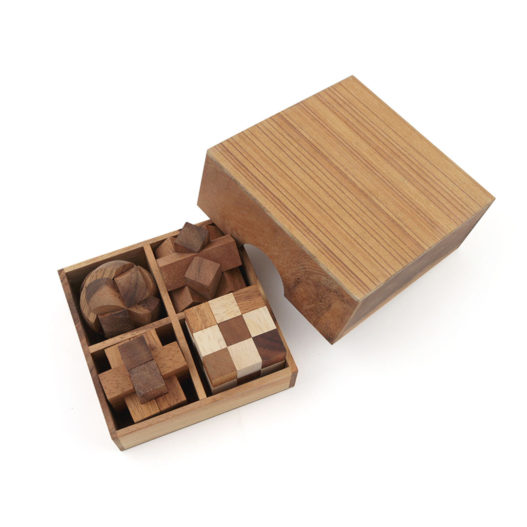 4 Games in a Wooden Box Set 3 - Image 8